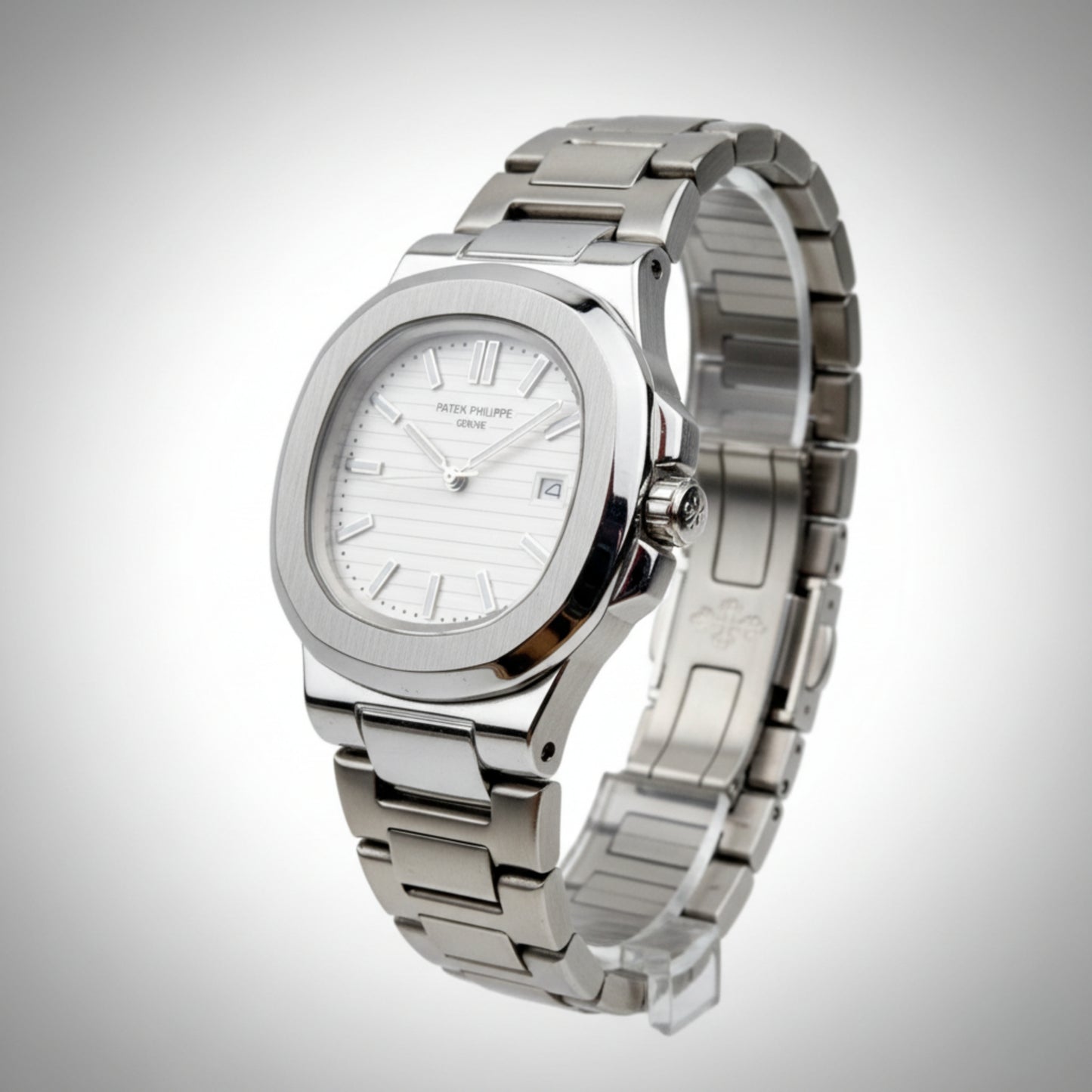 Nautilus Elite – White Dial Silver Edition