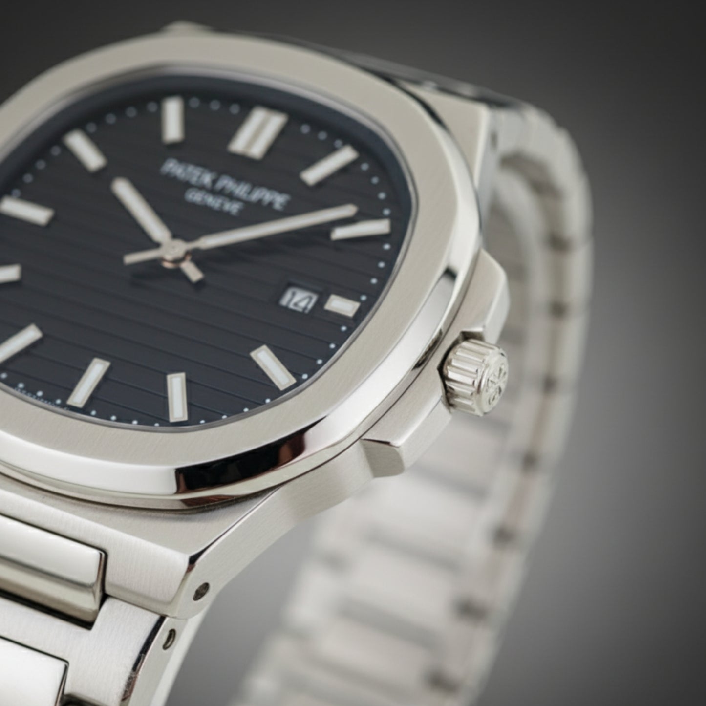 Nautilus Elite – Black Dial Silver Edition