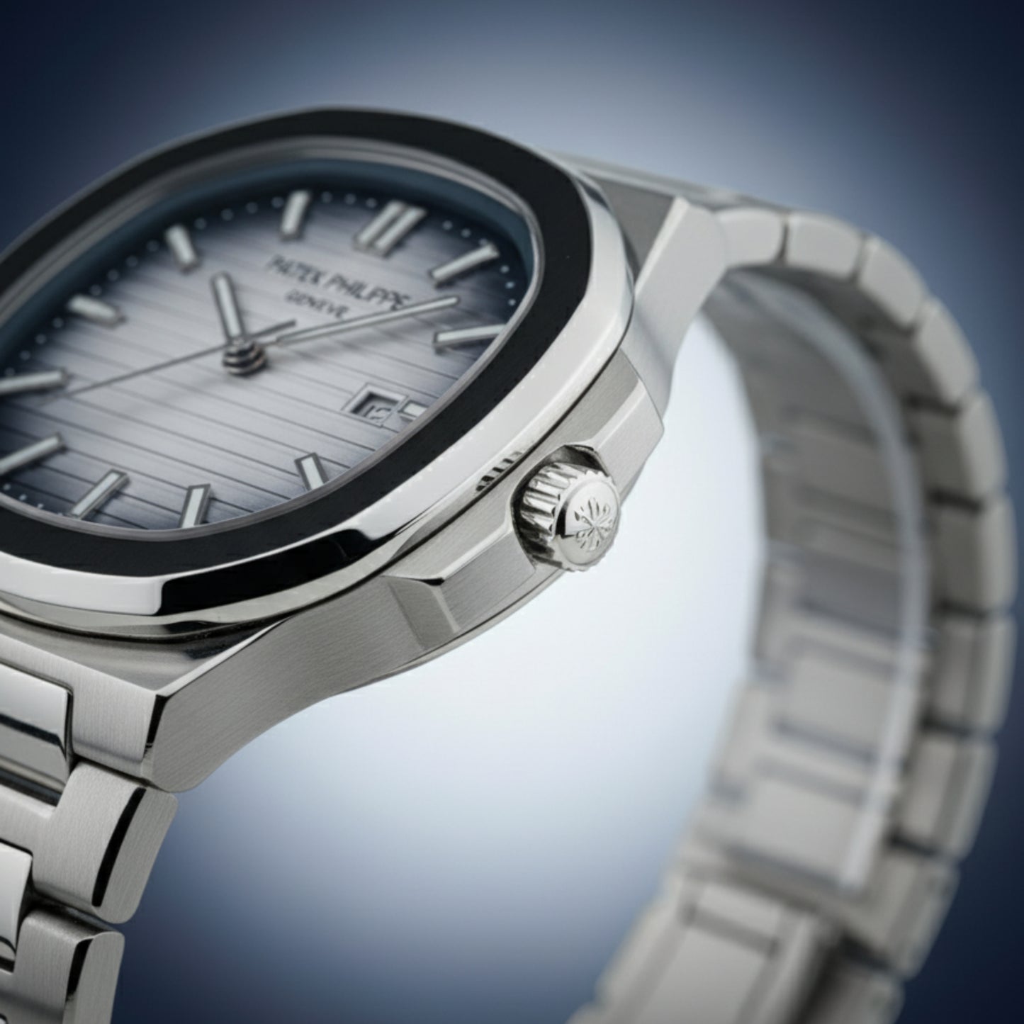 Nautilus Elite – Smoky White Dial Silver Edition