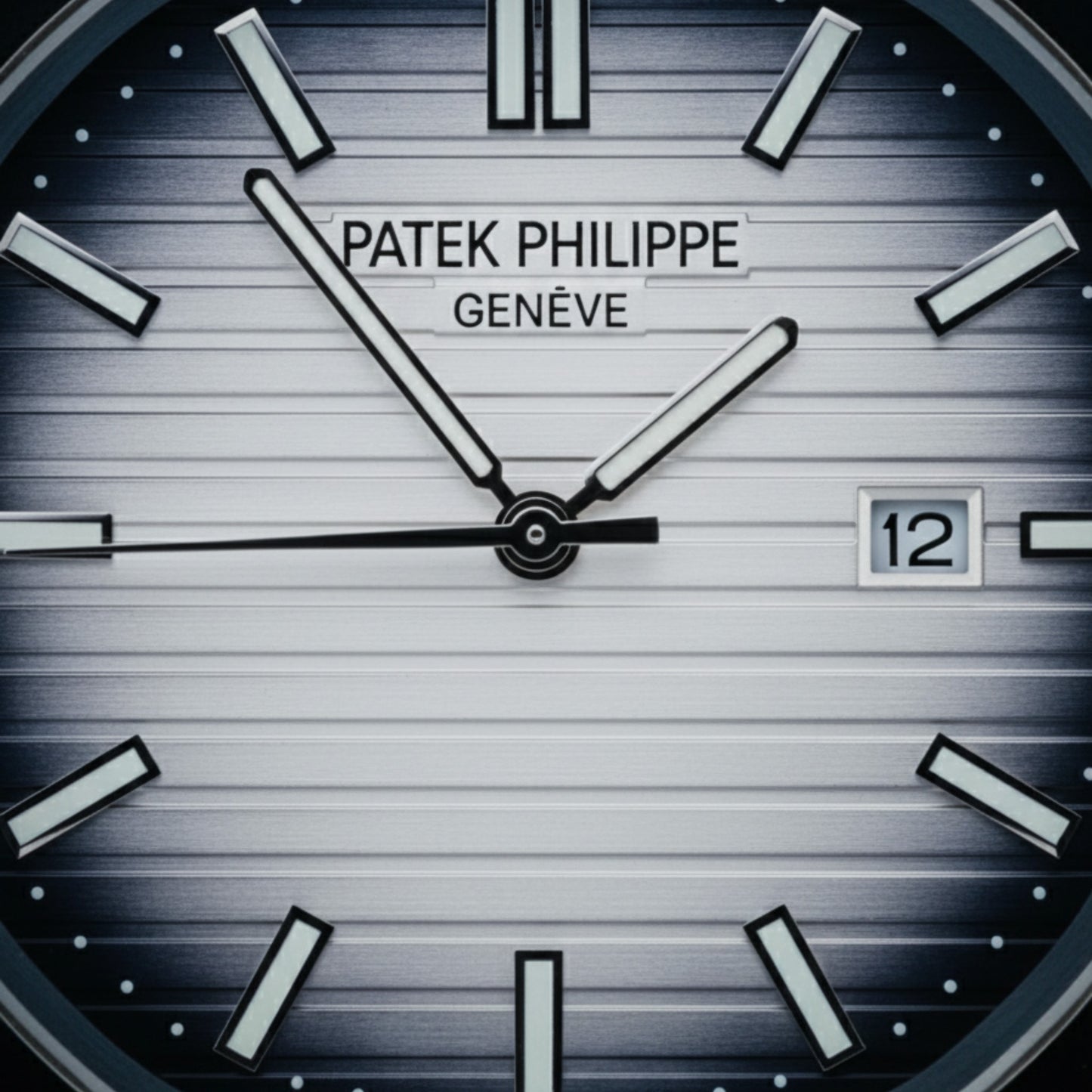 Nautilus Elite – Smoky White Dial Silver Edition