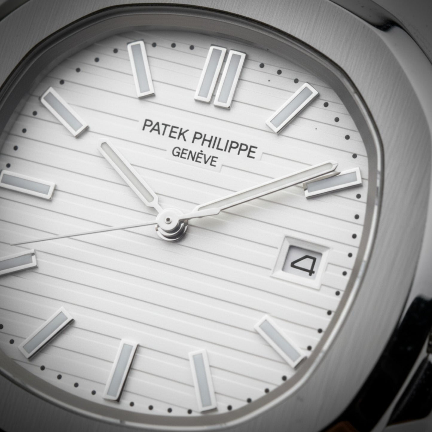 Nautilus Elite – White Dial Silver Edition